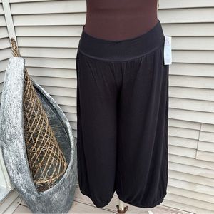 NWT Inside Out wide leg black gaucho capri cropped stretch pants wide waistband